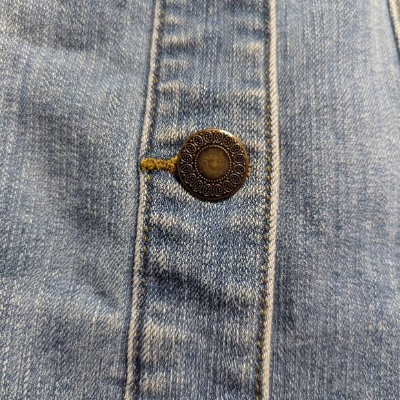 Women's Size L Jean Jacket - Picture 4 of 6